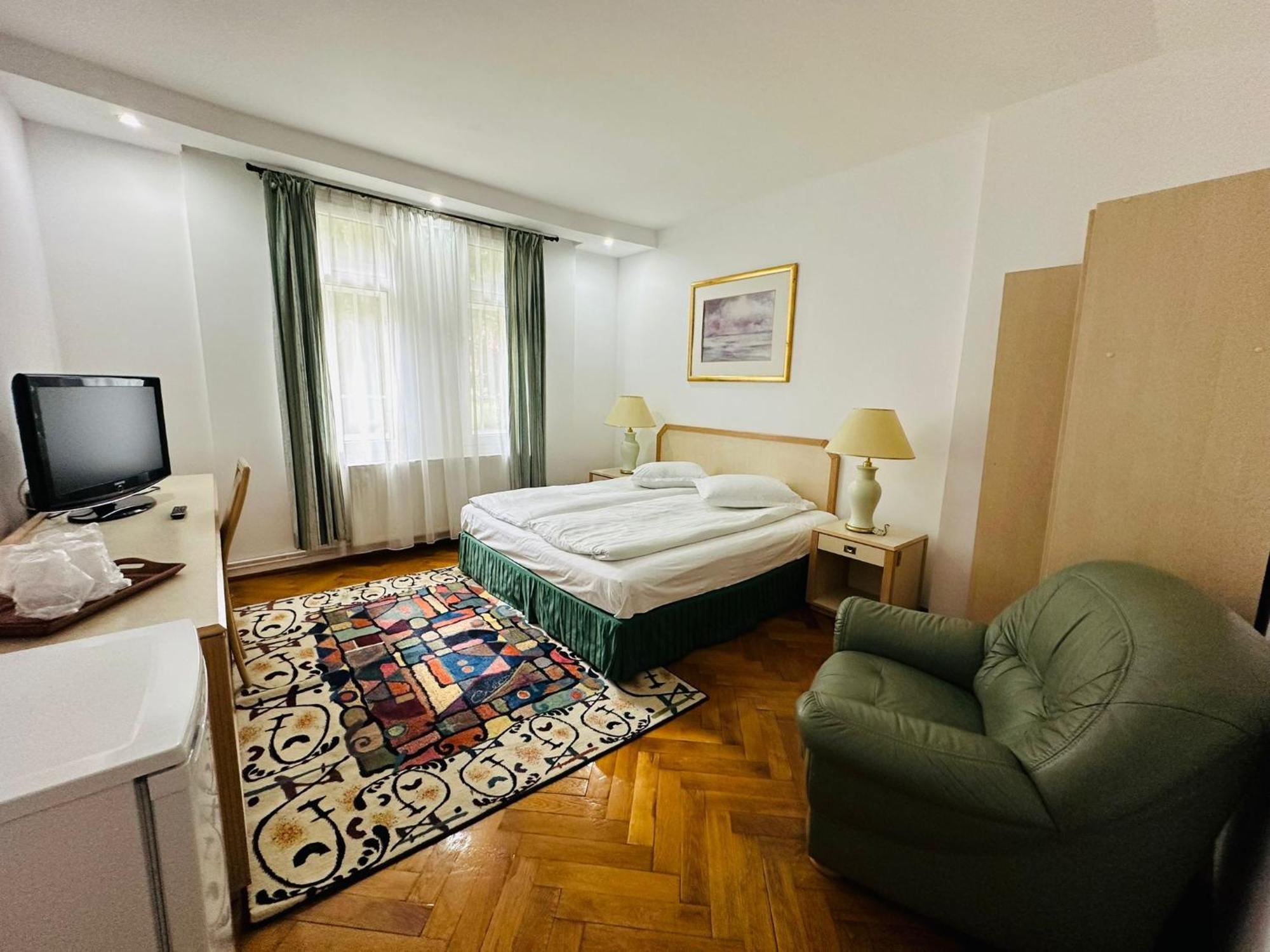 Rapsodia Sinaia Bed & Breakfast エクステリア 写真