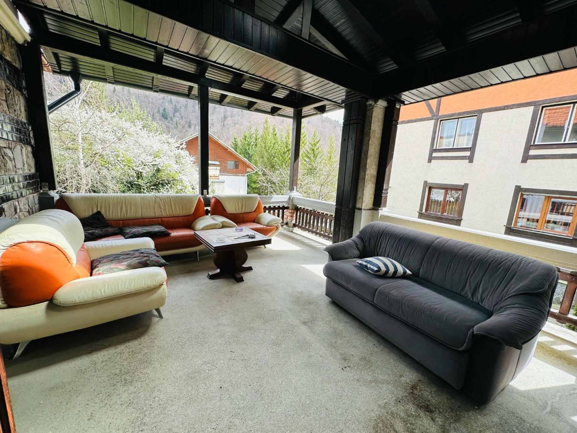 Rapsodia Sinaia Bed & Breakfast エクステリア 写真