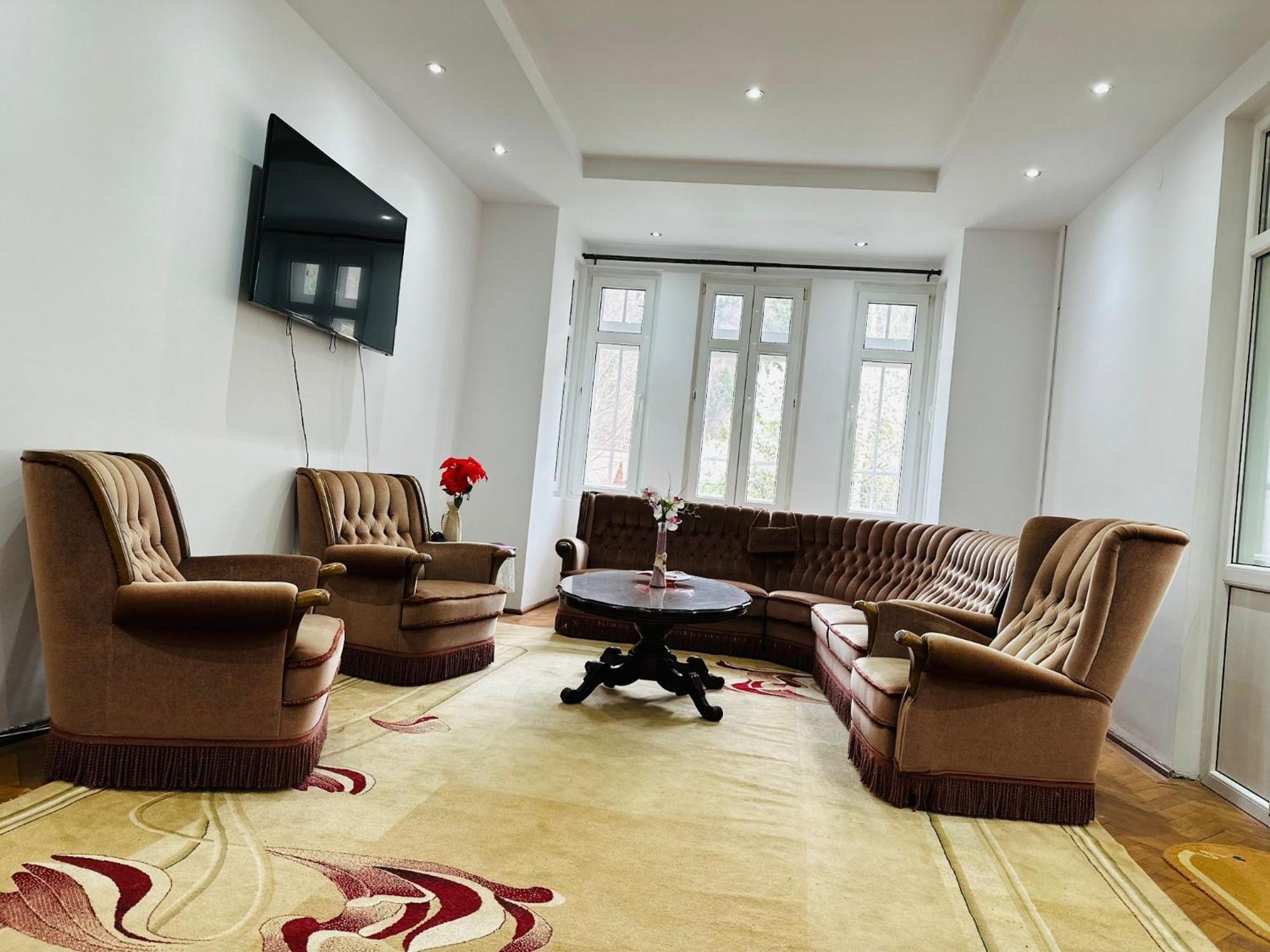 Rapsodia Sinaia Bed & Breakfast エクステリア 写真