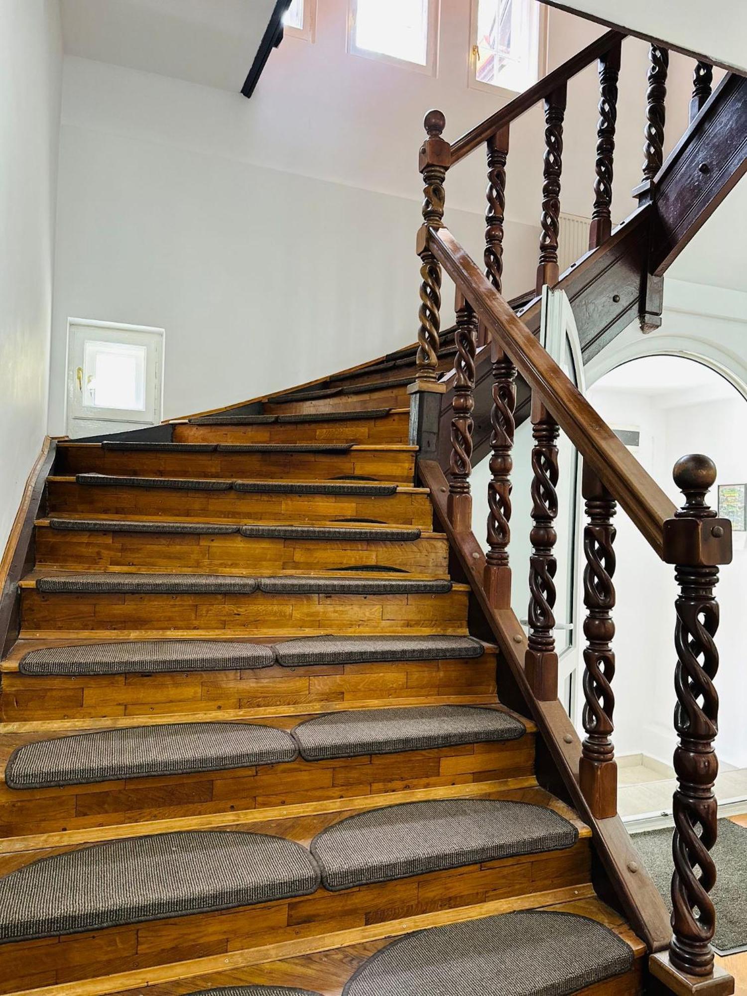 Rapsodia Sinaia Bed & Breakfast エクステリア 写真