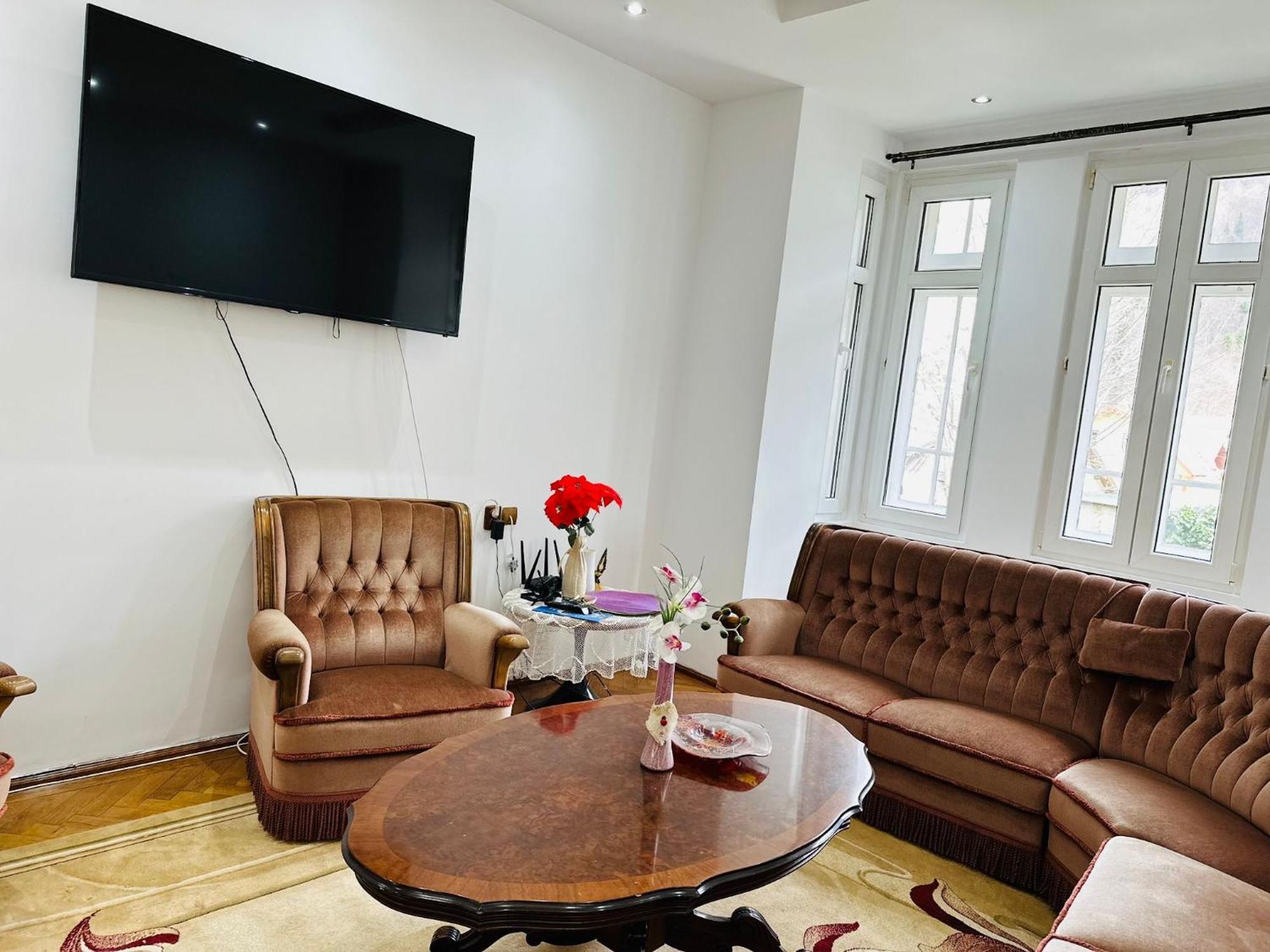 Rapsodia Sinaia Bed & Breakfast エクステリア 写真