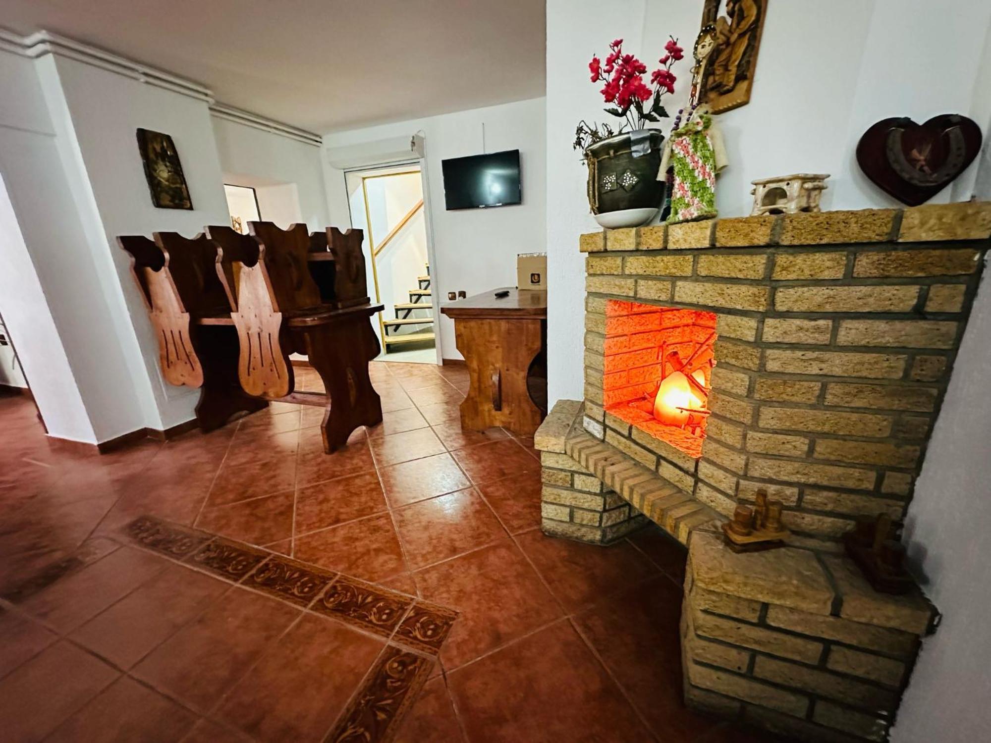 Rapsodia Sinaia Bed & Breakfast エクステリア 写真