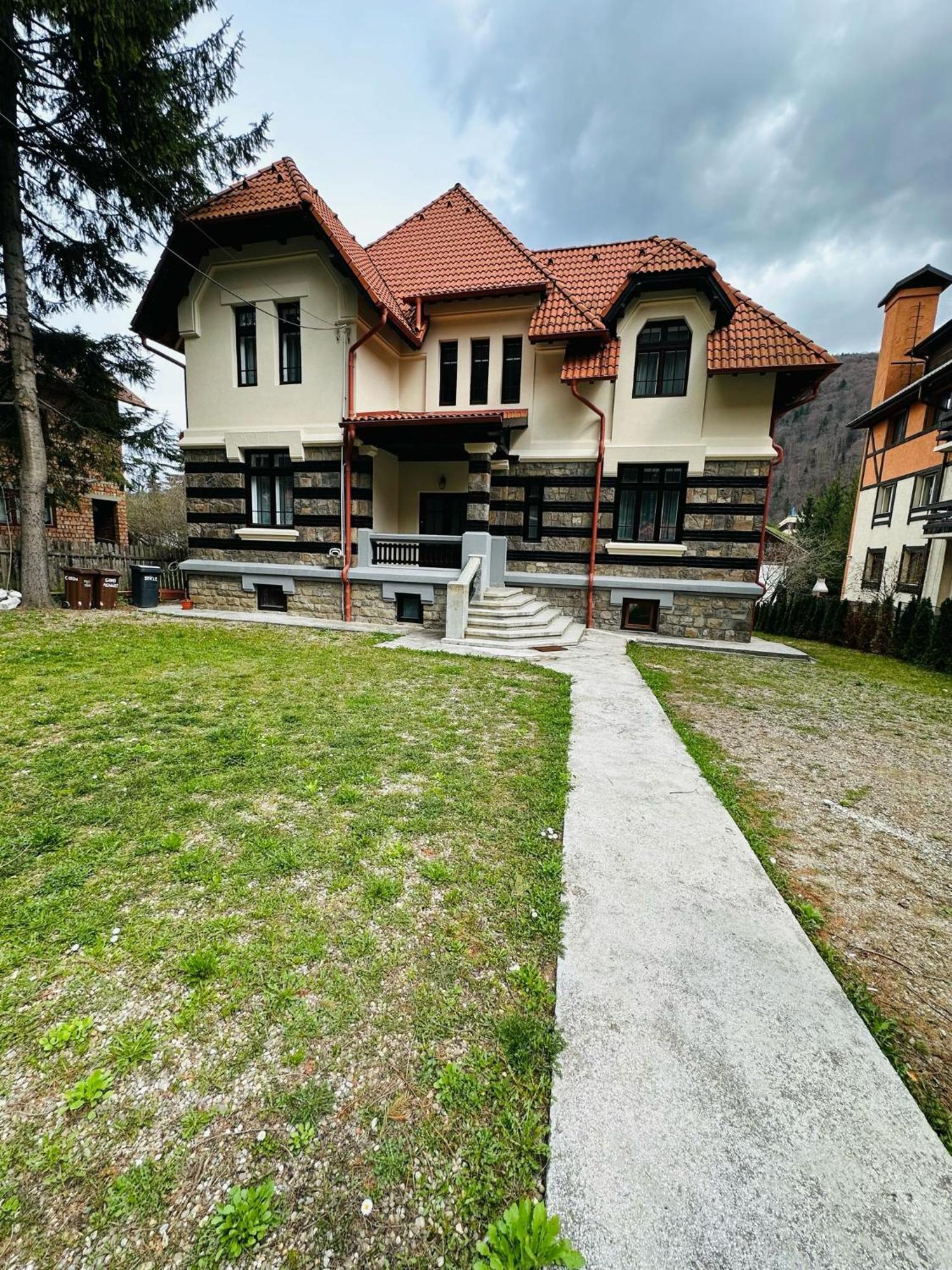 Rapsodia Sinaia Bed & Breakfast エクステリア 写真
